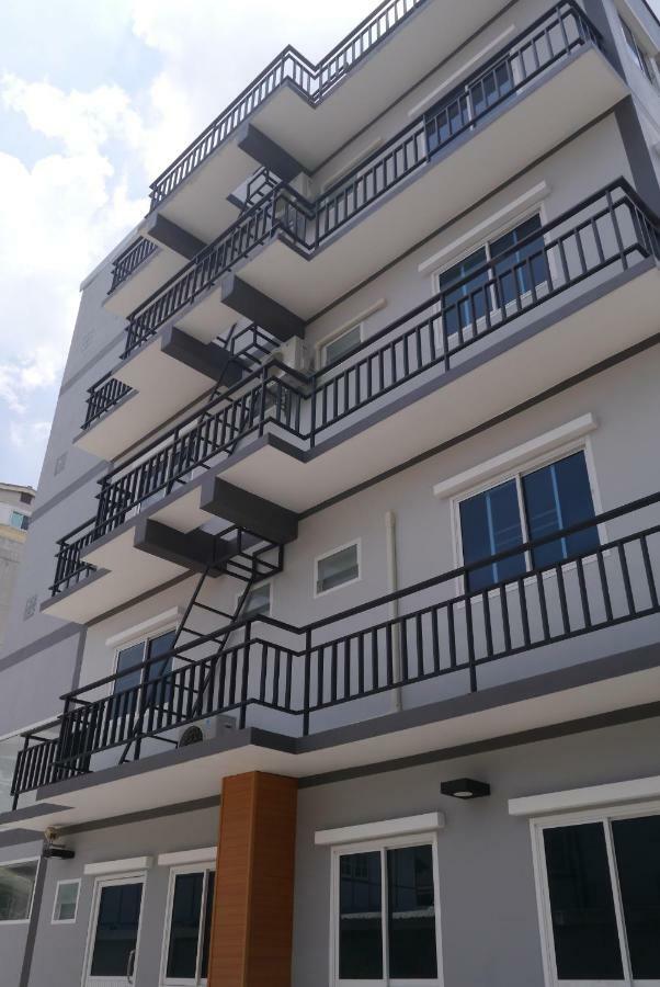 808 Bangkok Apartment Екстериор снимка