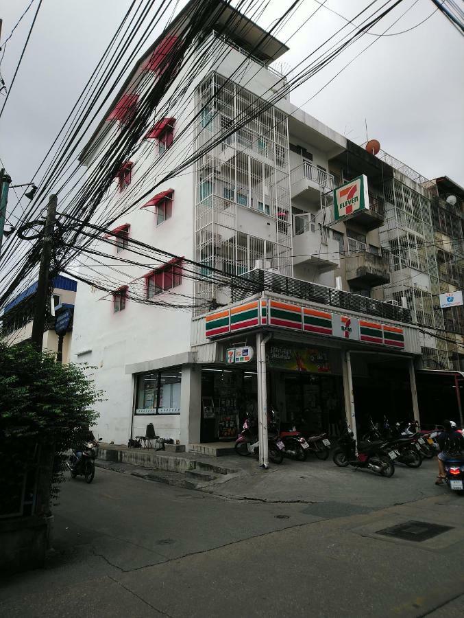 808 Bangkok Apartment Екстериор снимка